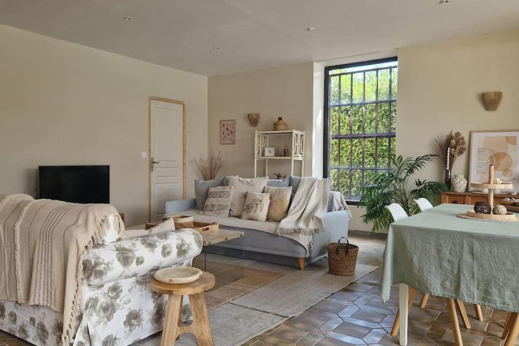 Apartamento Le Champ Du Roy Chasse-sur-Rhône Exterior foto
